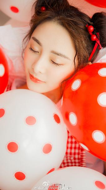 两个女儿和爸爸的搞笑视频